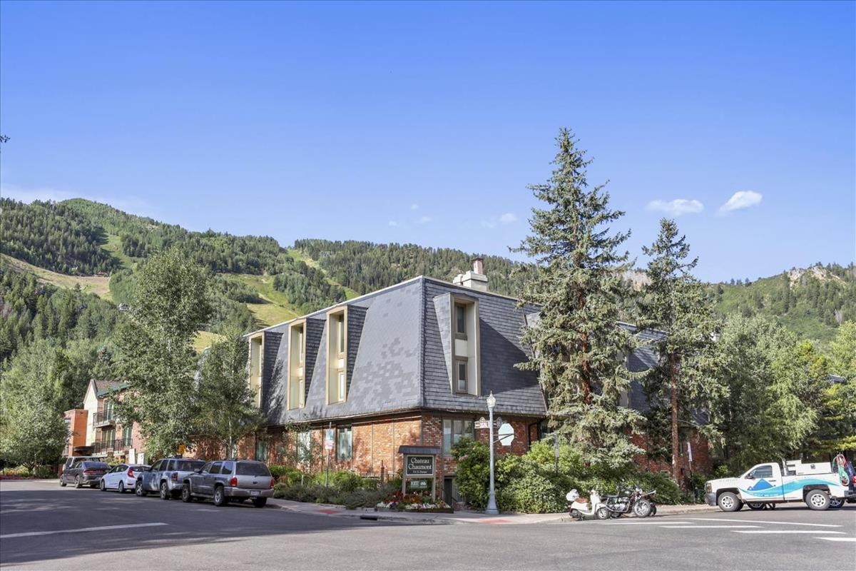 Walk Everywhere! Deluxe Aspen
