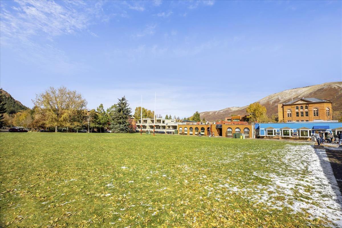 - Affordable & Prime Location Apartment Aspen