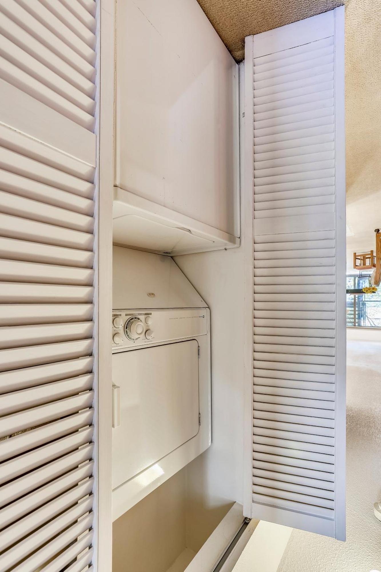 Vintage Core - Prime Downtown Location *