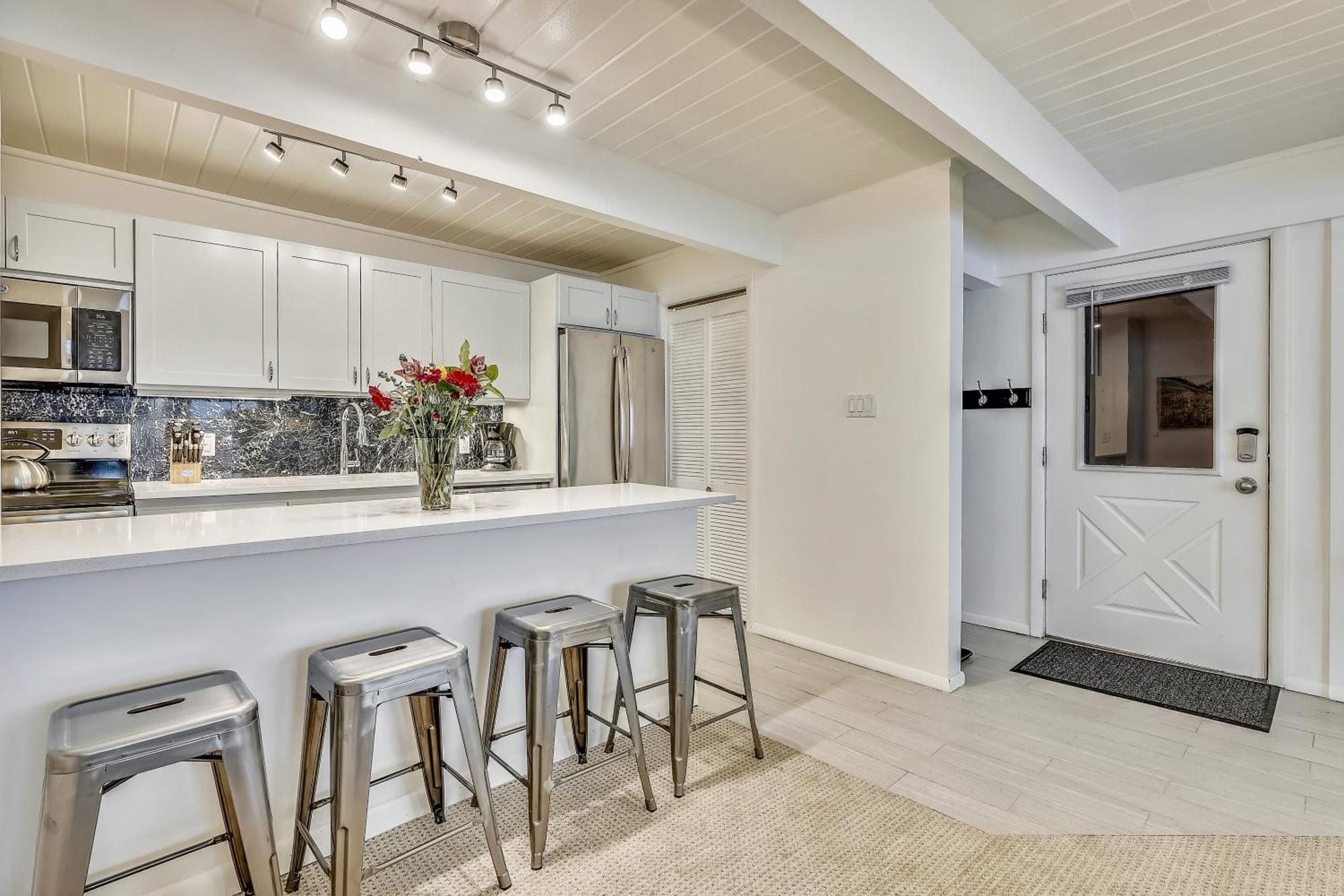 Apartment - Affordable & Prime Location