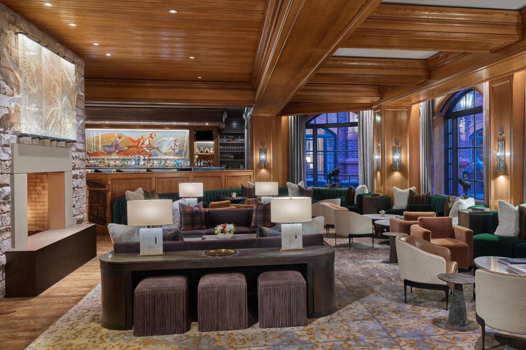 Hotel St. Regis Club, *