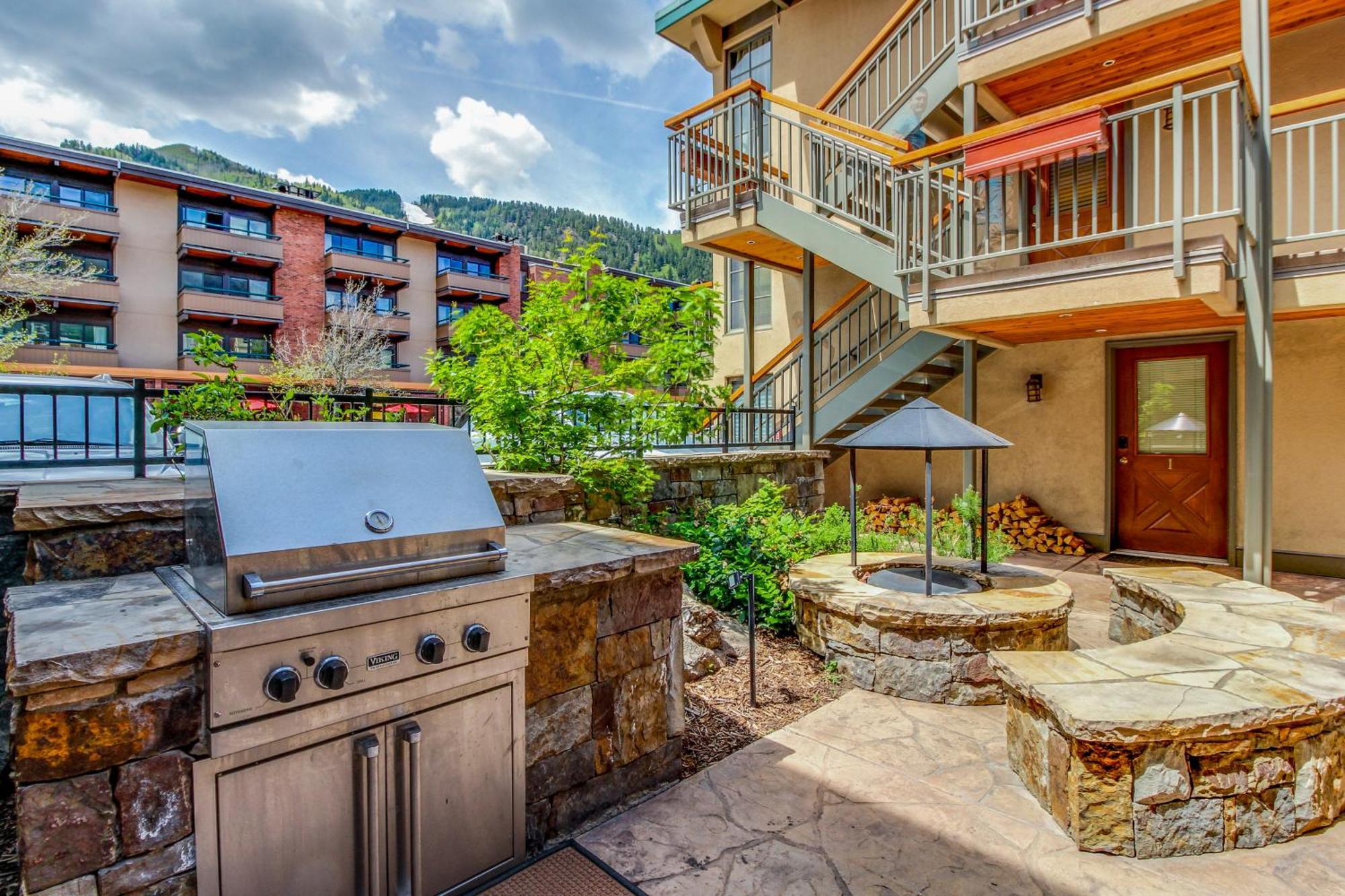 Downtown Beauties Aspen