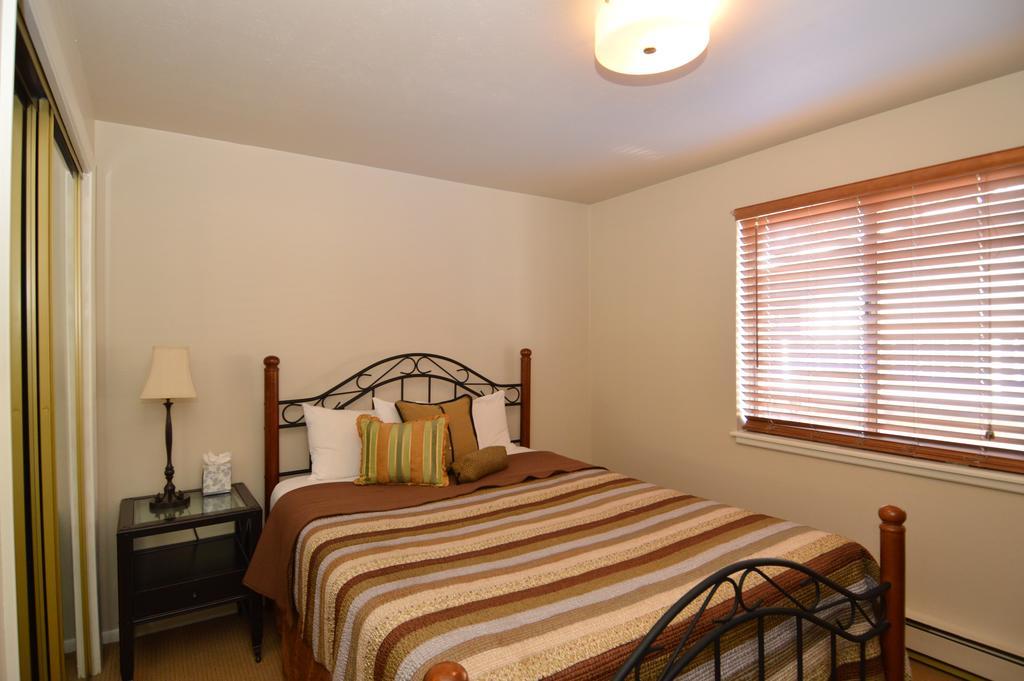 Silverglo By Frias Apartment