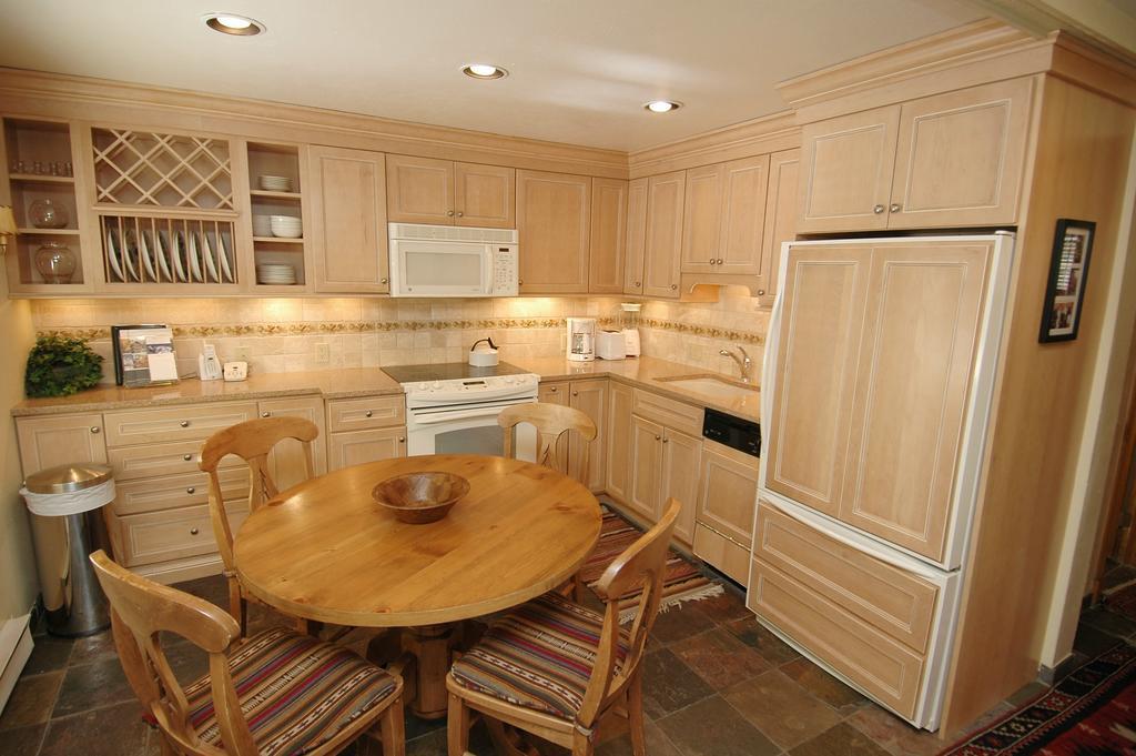 Silverglo By Frias Apartment