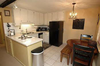 Silverglo By Frias Apartment