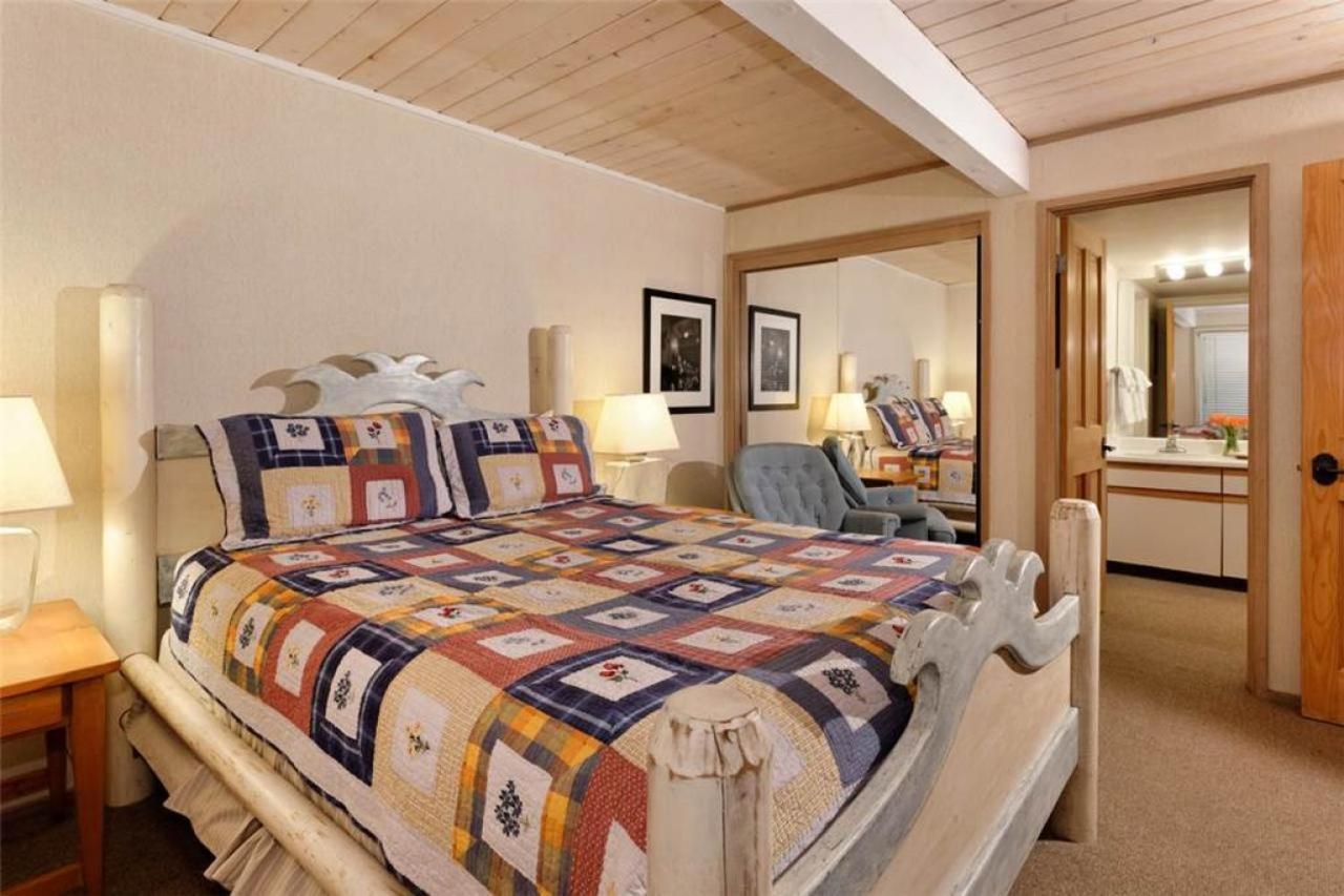 Standard Two Bedroom - Alps #207 Holiday home Aspen