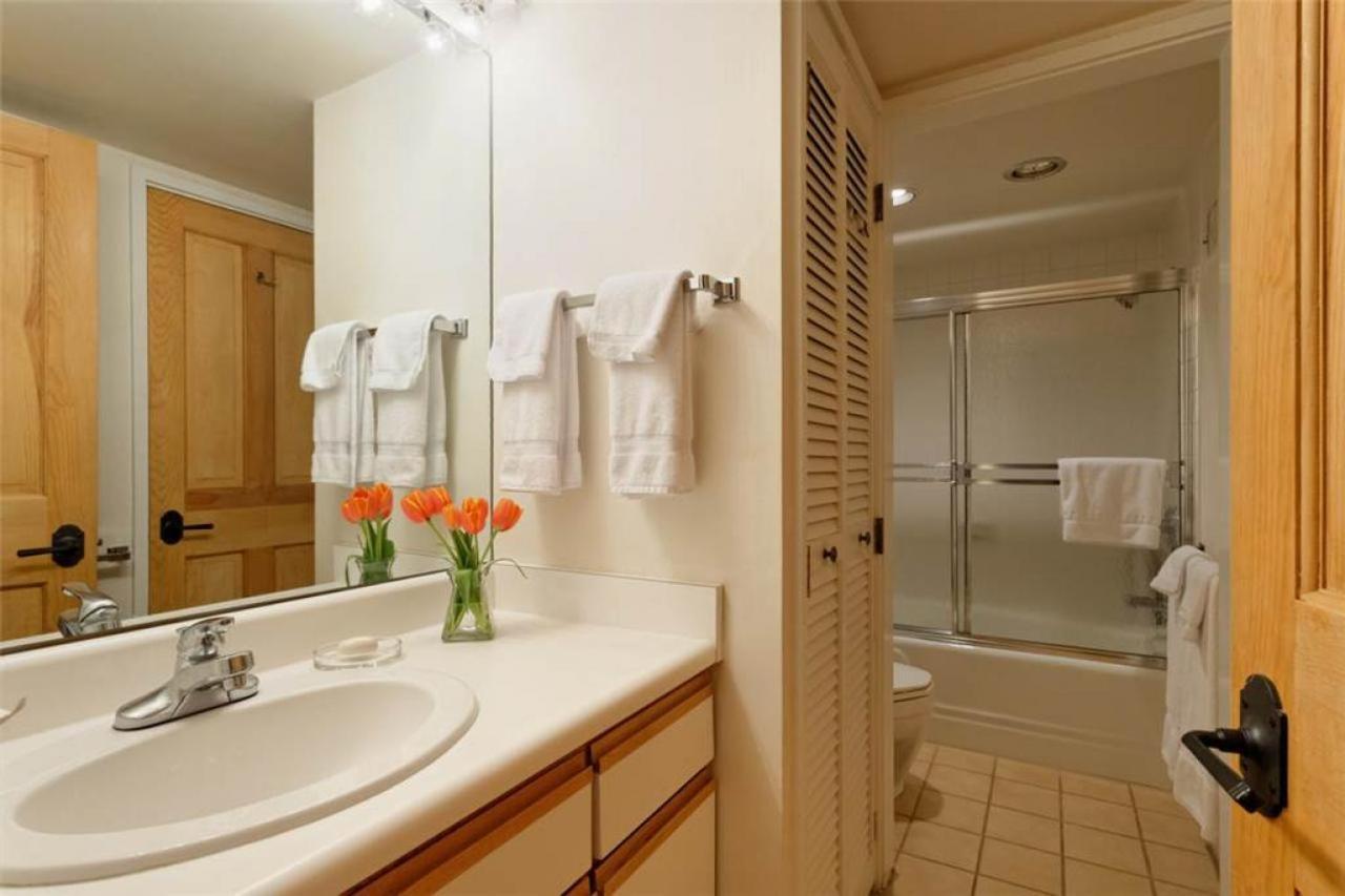 Standard Two Bedroom - Alps #207 Holiday home