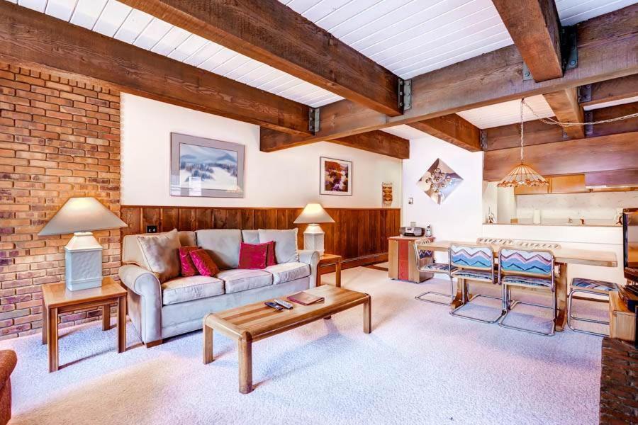 Cottonwoods 2f Apartment *