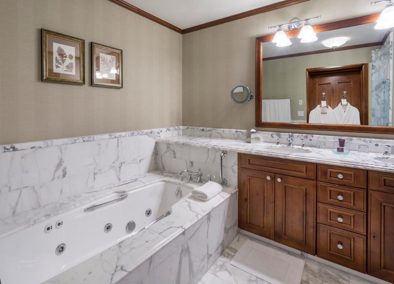 Ritz Carlton, Highlands