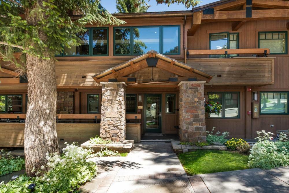 718 S, Mill St, Fasching Haus #4 Apartment Aspen
