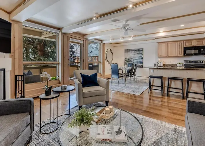 New Listing 2Br 2Ba Condo - Mountain Views