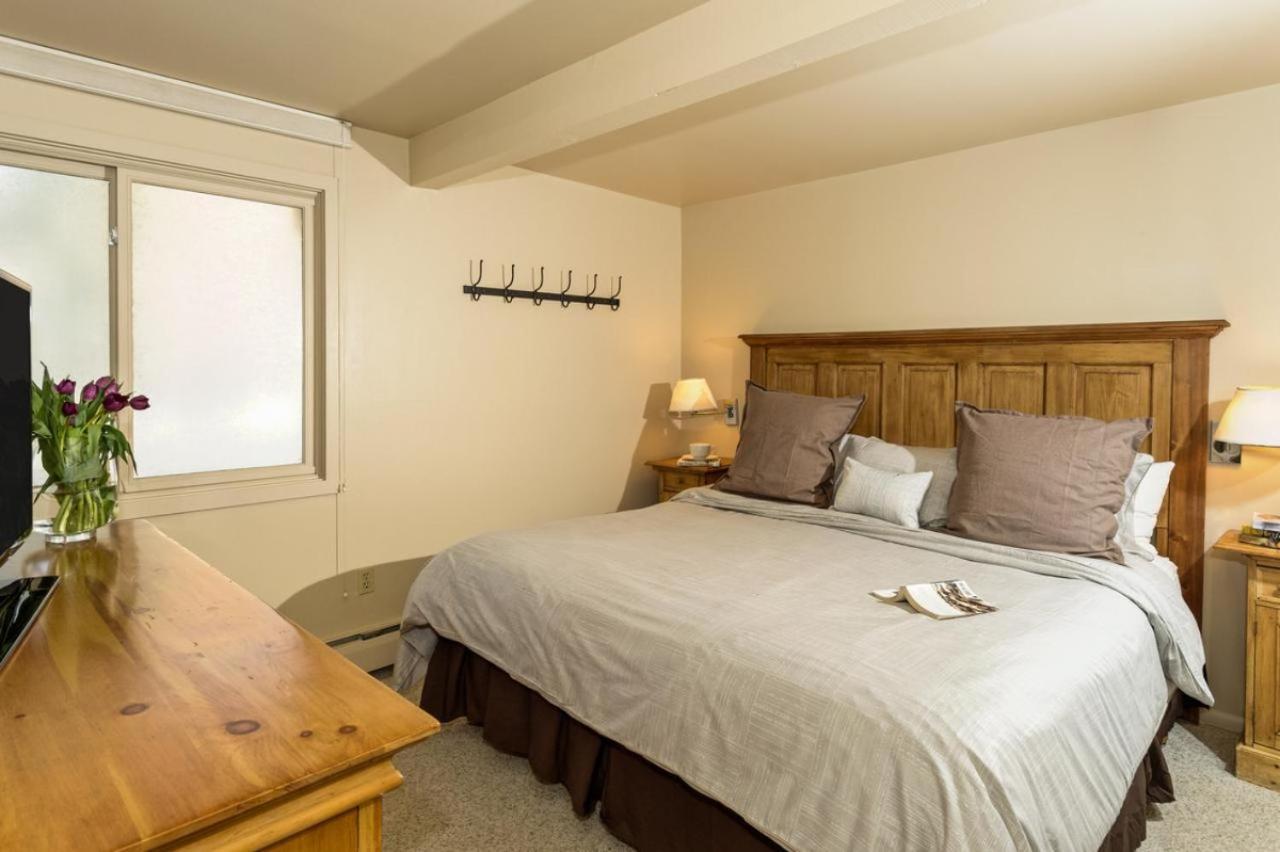 Standard Two Bedroom - Alps #106 *