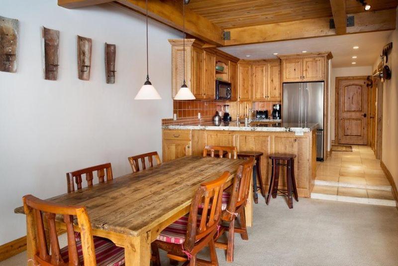 2 Bedroom Mountain Residence In The Heart Of Aspen With Amenities Including Heated Pool, Hot Tubs, Game Room And Spa
