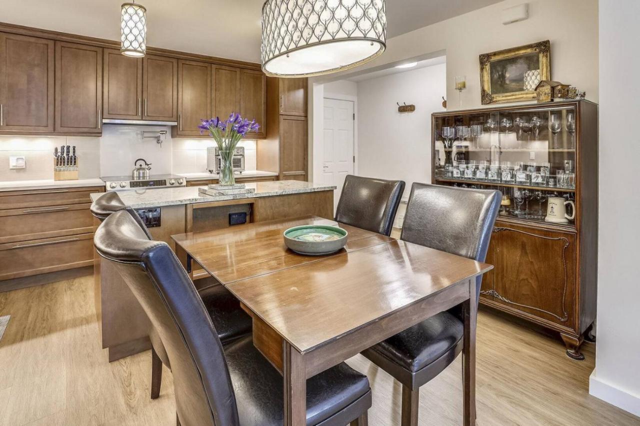 Premier Gondola Condo: Downtown Luxury Steps From Slopes Apartment *