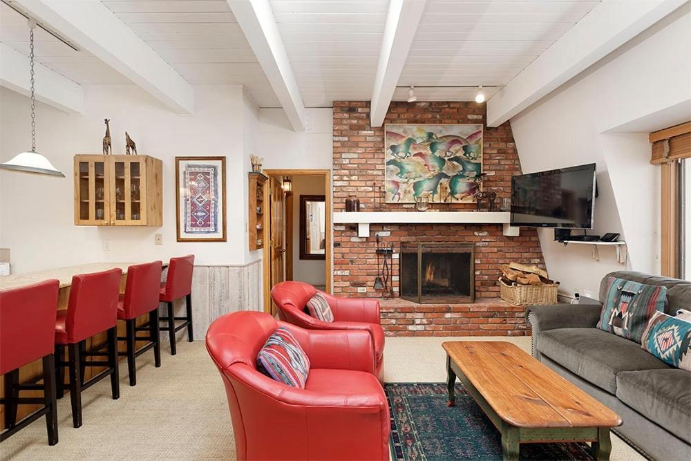 Chateau Chaumont Unit 19, Spacious Top-floor With Great Location Holiday home Aspen