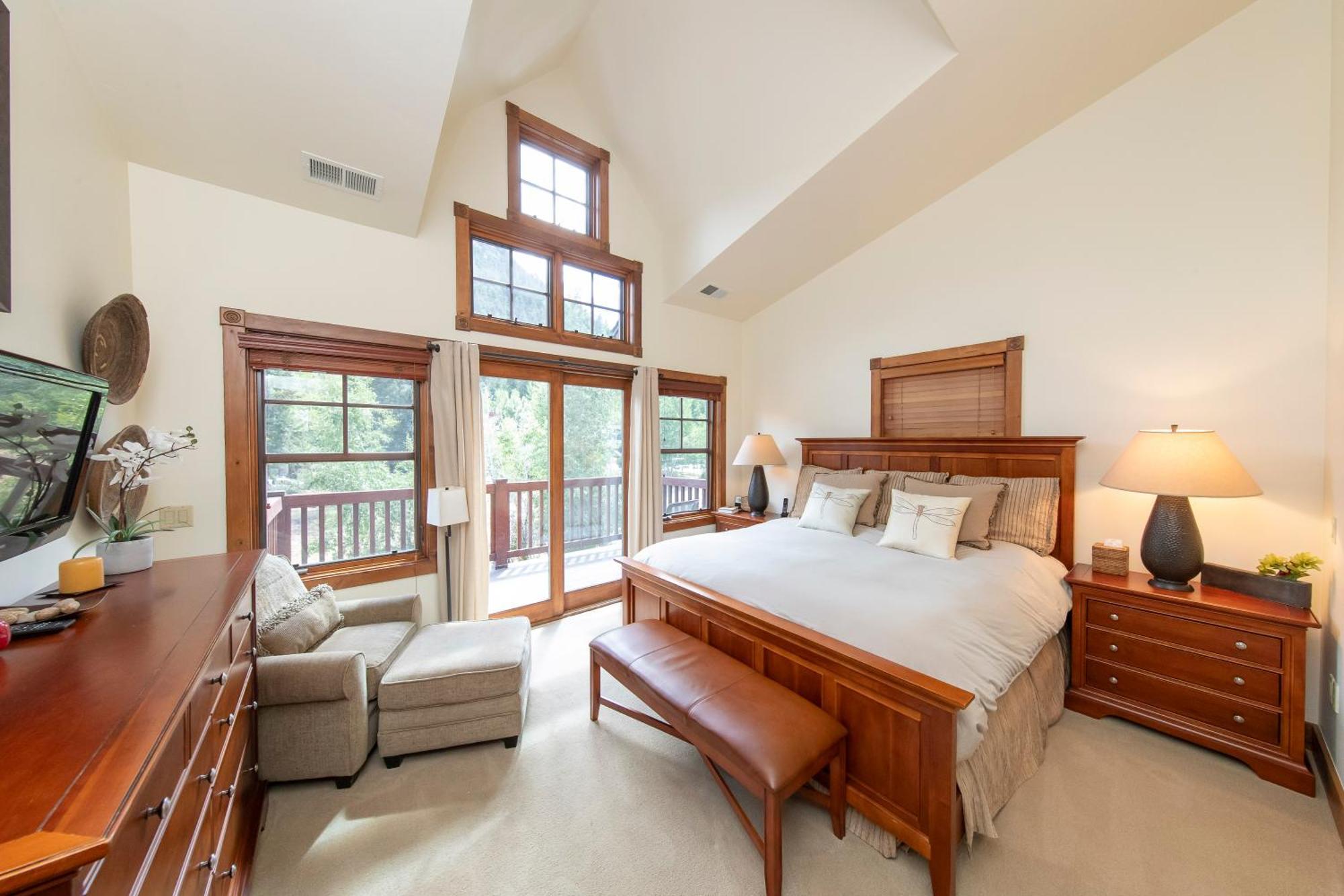 Holiday home Christiana Unit 201c, Light-filled Luxury With Views Of Mountain *