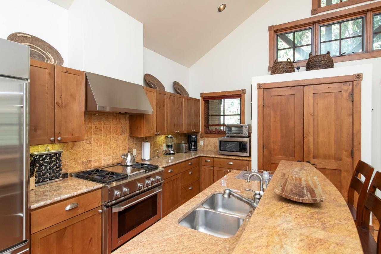 Holiday home Christiana Unit 201c, Light-filled Luxury With Views Of Mountain