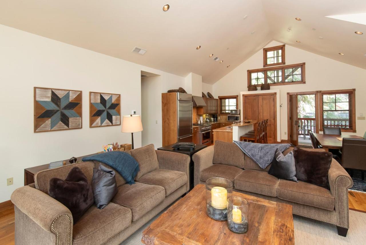 Christiana Unit 201c, Light-filled Luxury With Views Of Mountain *