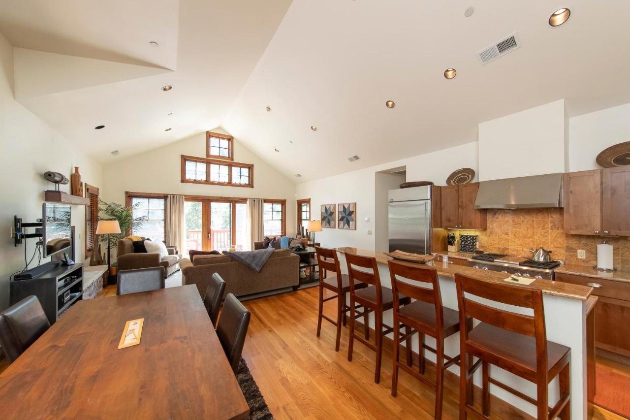 Christiana Unit 201c, Light-filled Luxury With Views Of Mountain Aspen