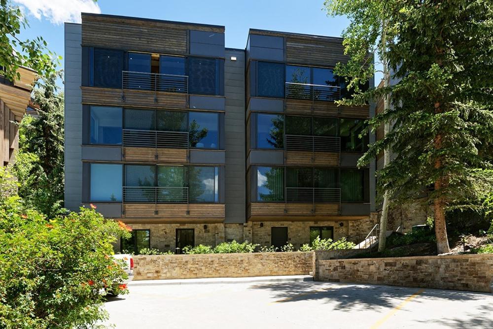 Durant Unit A101, Centrally Located, Sunny With Great Views, A/c & Fireplace Holiday home