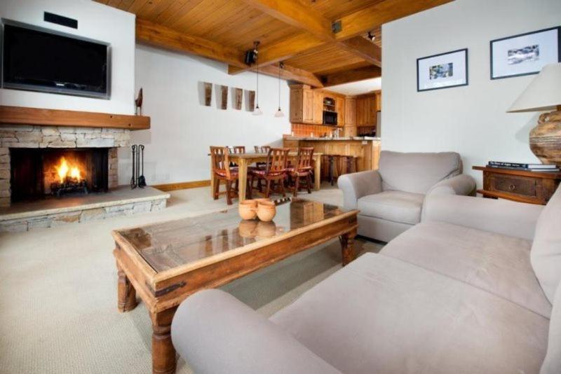 2 Bedroom Mountain Residence In The Heart Of Aspen With Amenities Including Heated Pool, Hot Tubs, Game Room And Spa Apartment *
