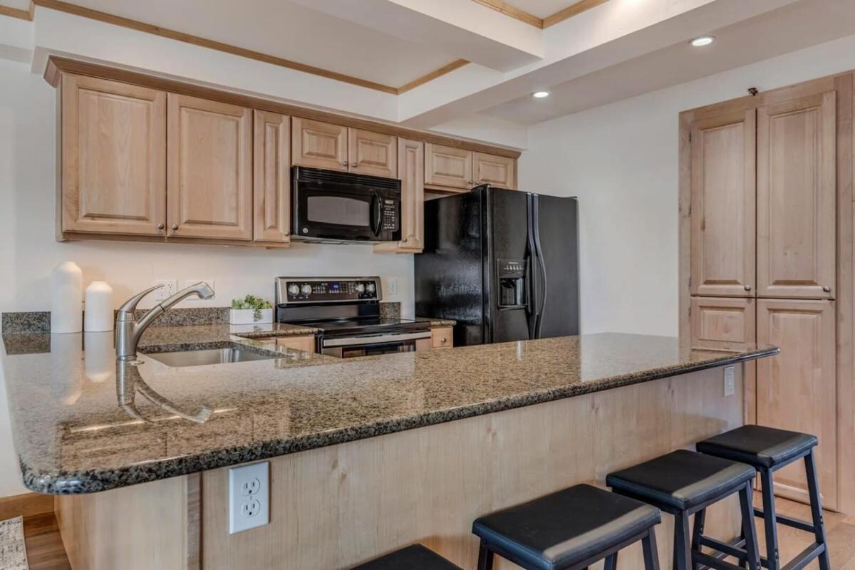 New Listing 2br 2ba - Mountain Views