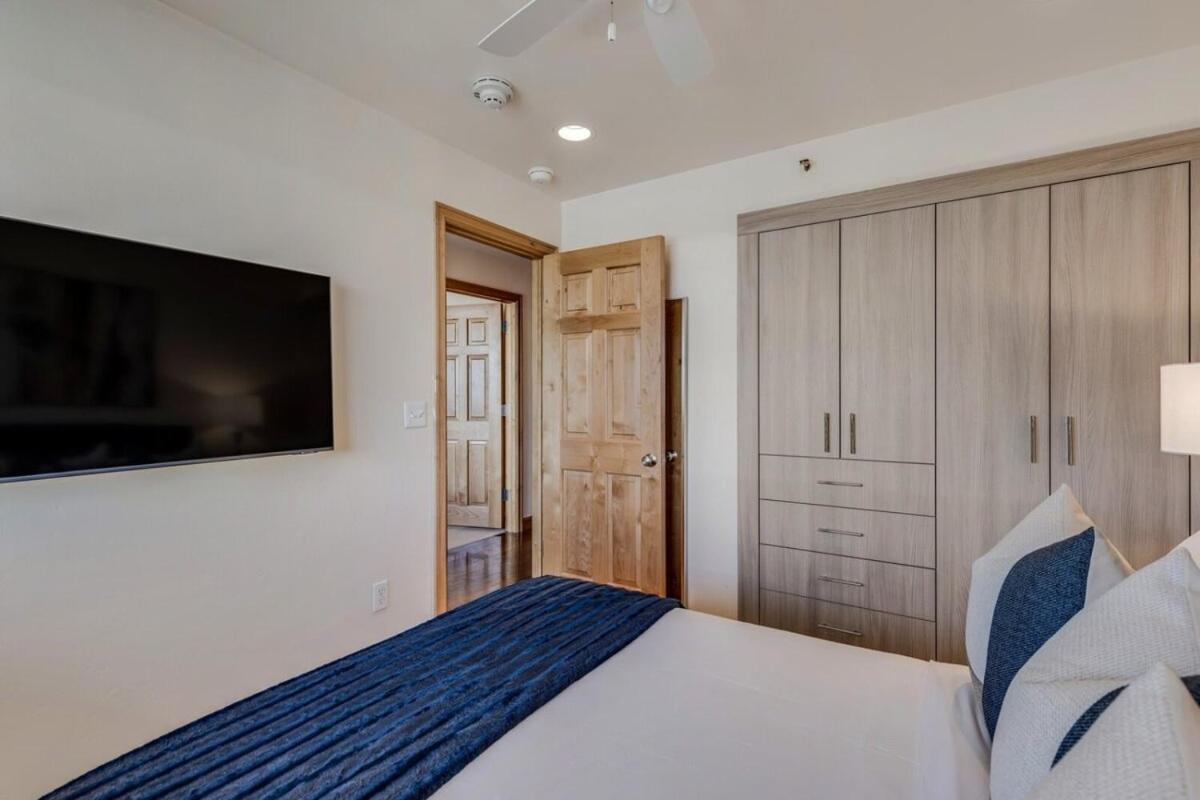 New Listing 2br 2ba - Mountain Views *